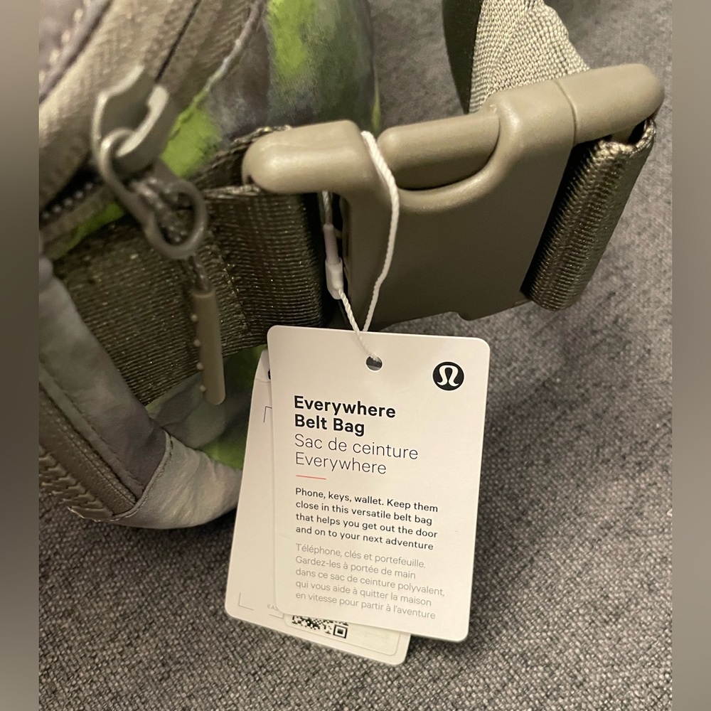 RARE Lululemon - Everywhere 1 Liter Belt Bag Hyper Dye Multi/Rover - NWT - Picture 8 of 12
